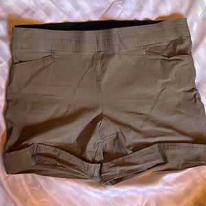 Cuff Short
